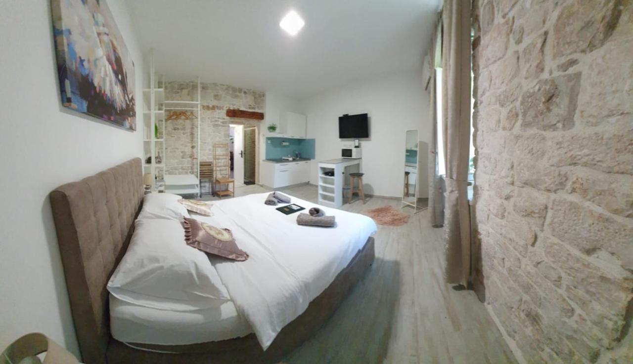 Studios Kadena Trogir - 18Th Century Stone House Exteriér fotografie