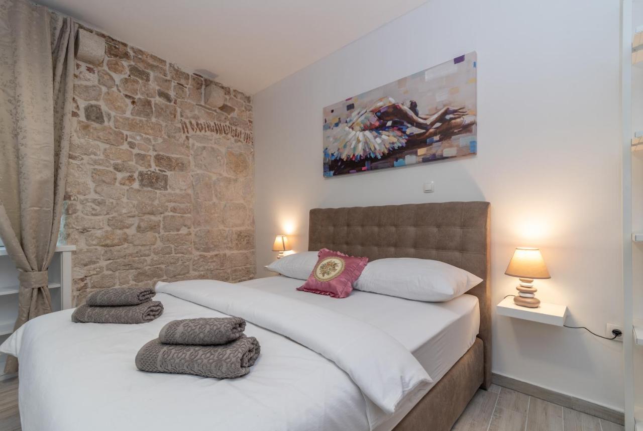 Studios Kadena Trogir - 18Th Century Stone House Exteriér fotografie